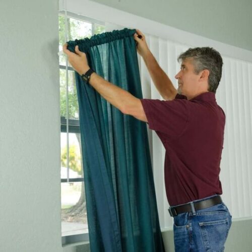 Expert Fixing Curtains in UAE