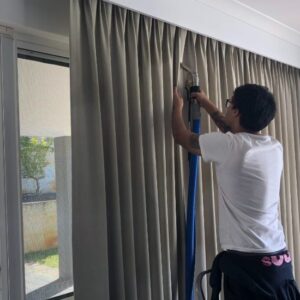 A Detailed Guide On How To Clean Curtains While Hanging