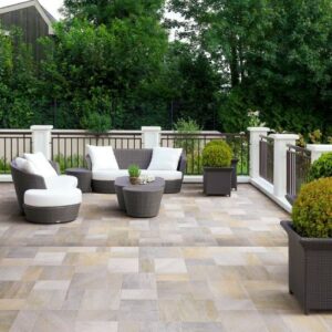 Smooth concrete floors for modern outdoor spaces